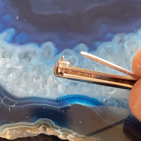 10k white gold small bar brooch - Picture 4 of 7